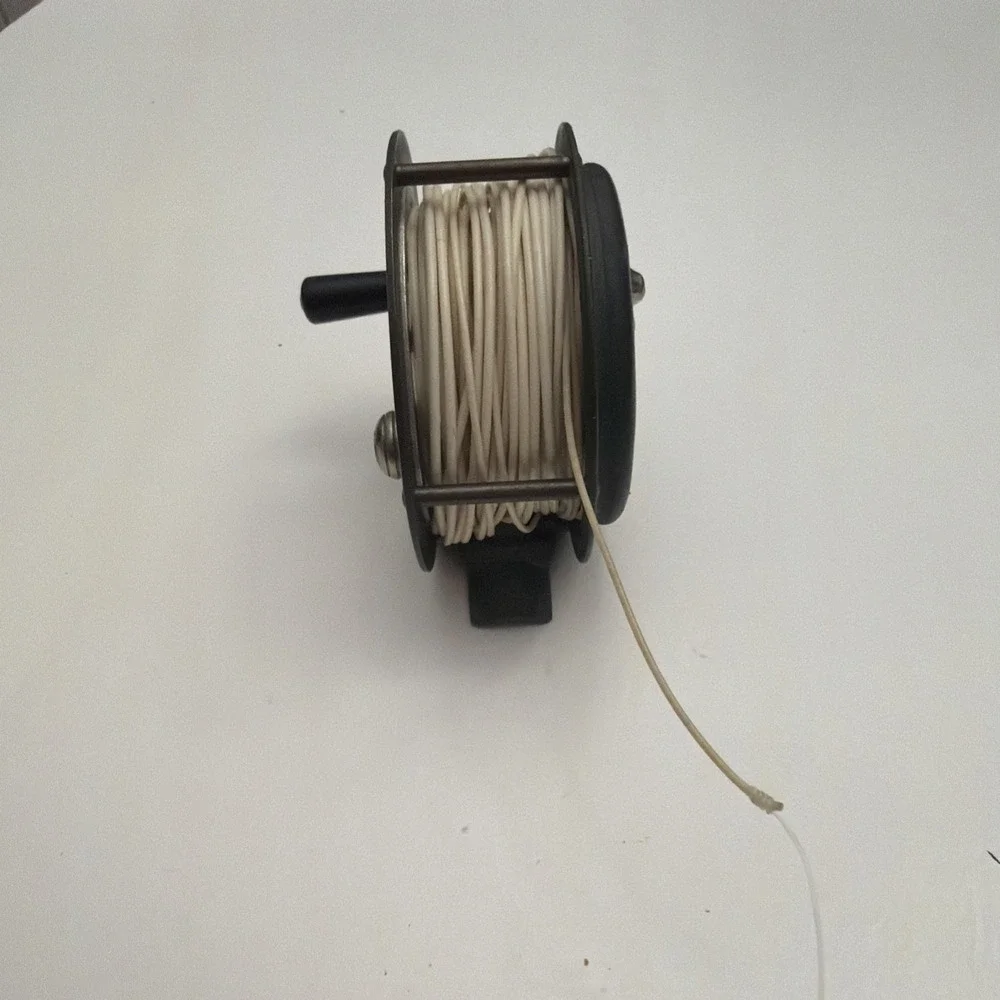 VINTAGE ( PFLUEGER ) PROGRESS 1774 FLY REEL/ CLEAN 🫧/ SEE PHOTOS